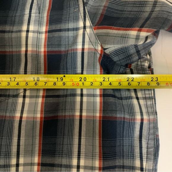 The North Face Plaid Short Sleeve Button Shirt - Picture 13 of 15